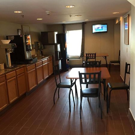 Super 8 By Wyndham Allentown Extérieur photo