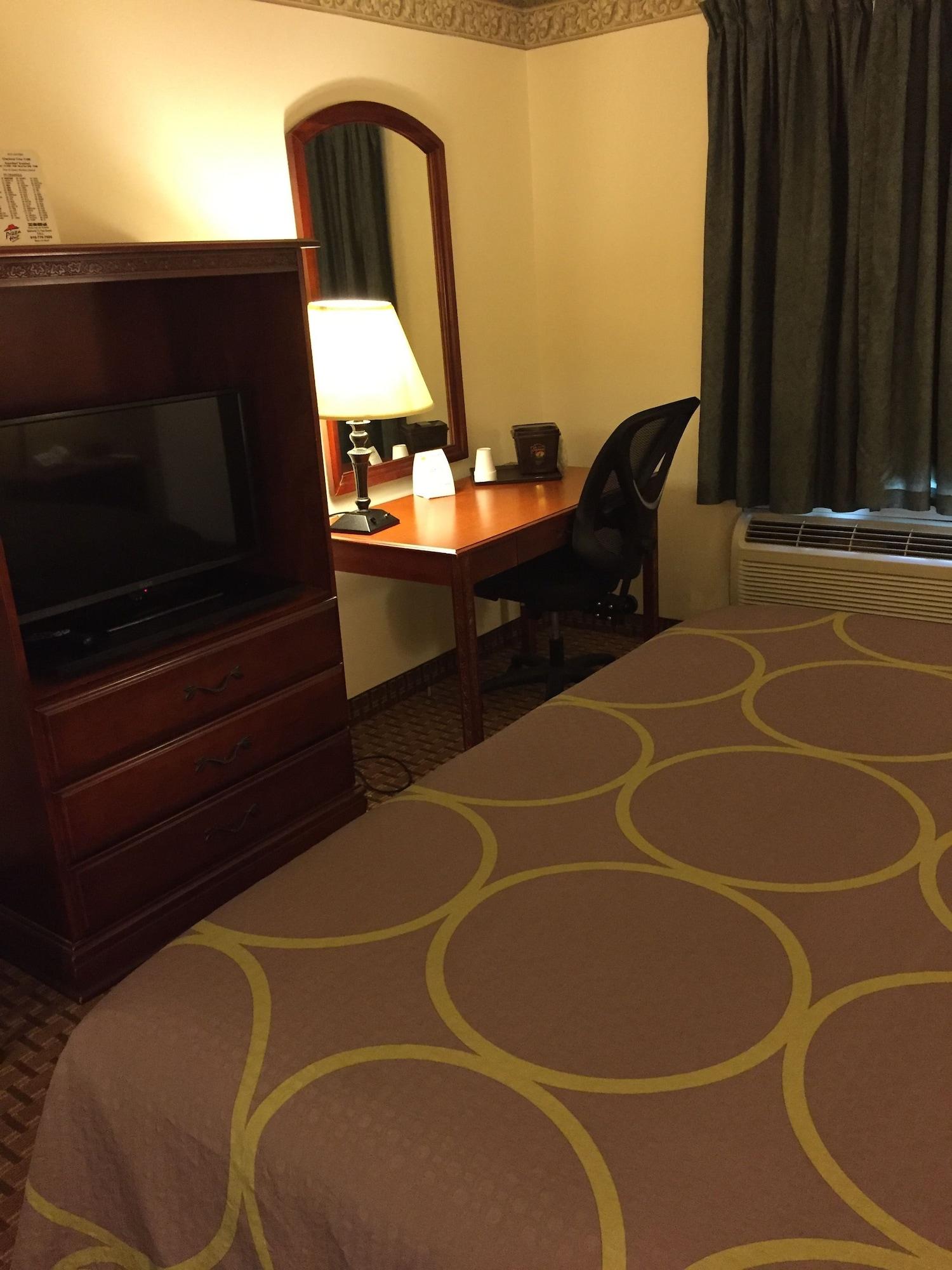 Super 8 By Wyndham Allentown Extérieur photo