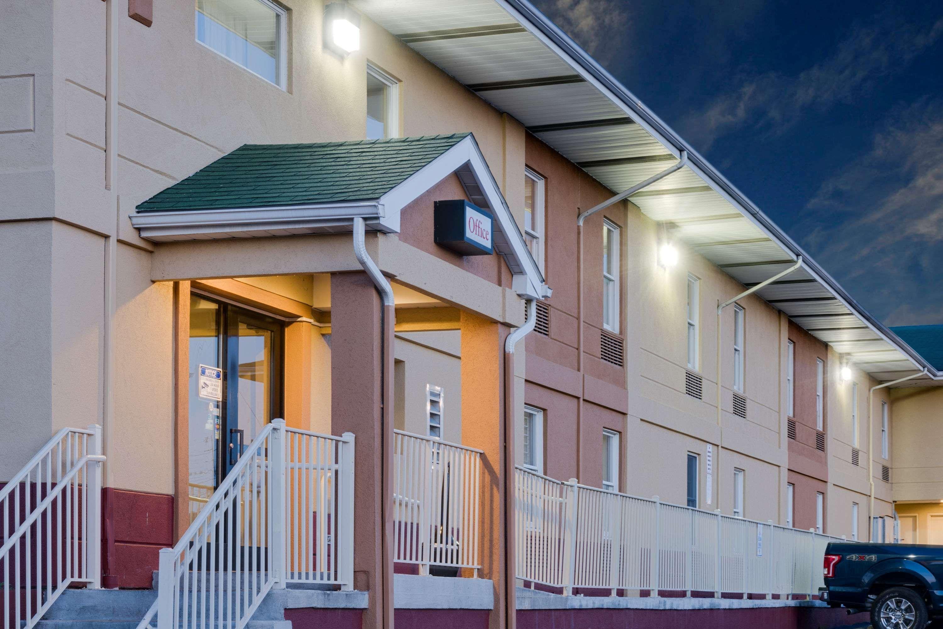 Super 8 By Wyndham Allentown Extérieur photo