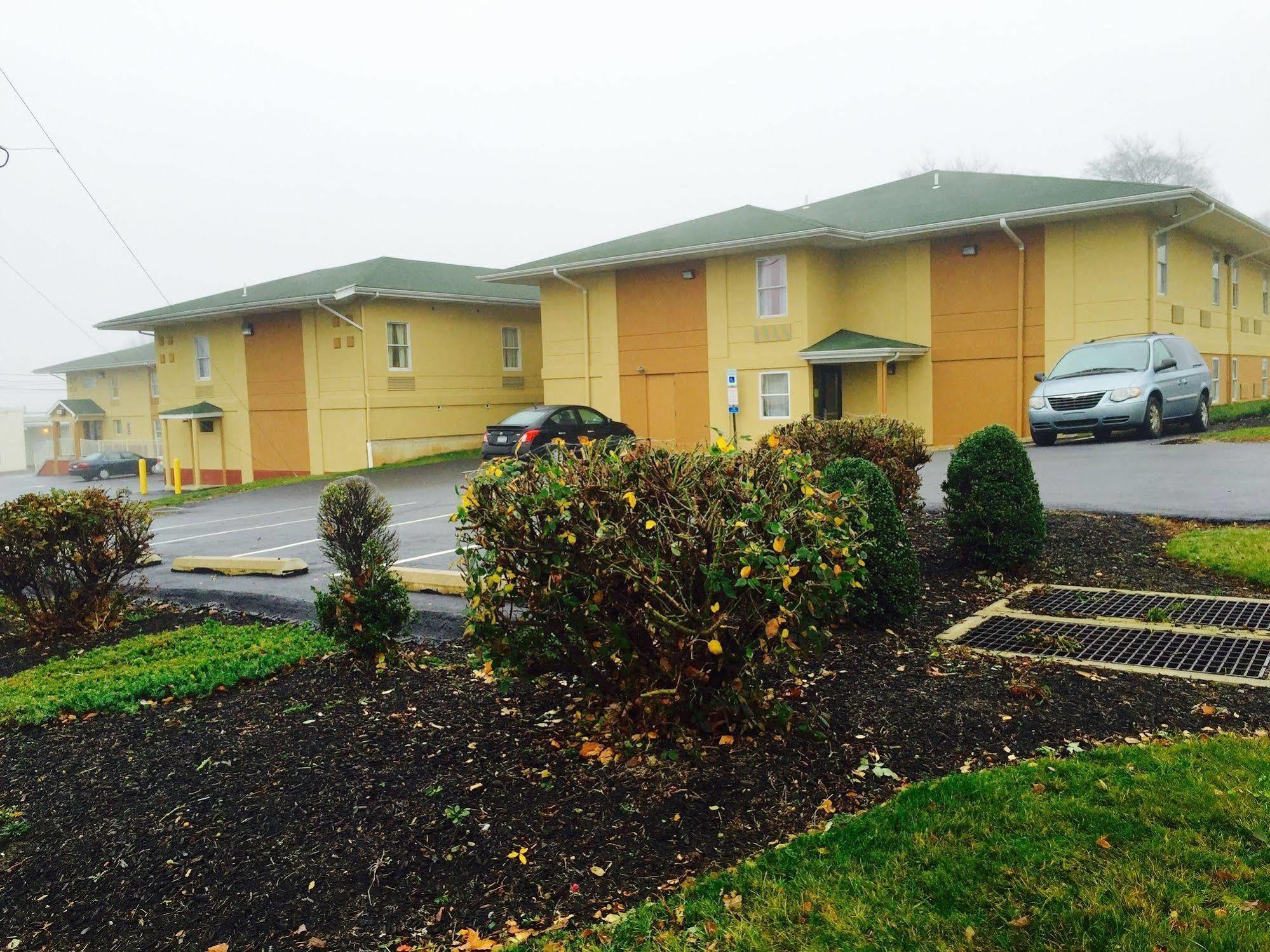 Super 8 By Wyndham Allentown Extérieur photo