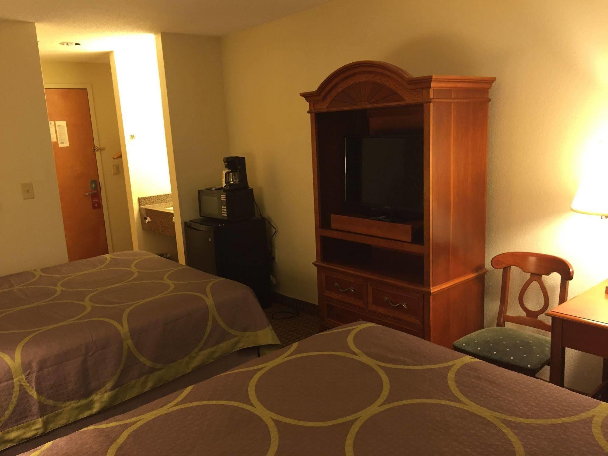 Super 8 By Wyndham Allentown Extérieur photo
