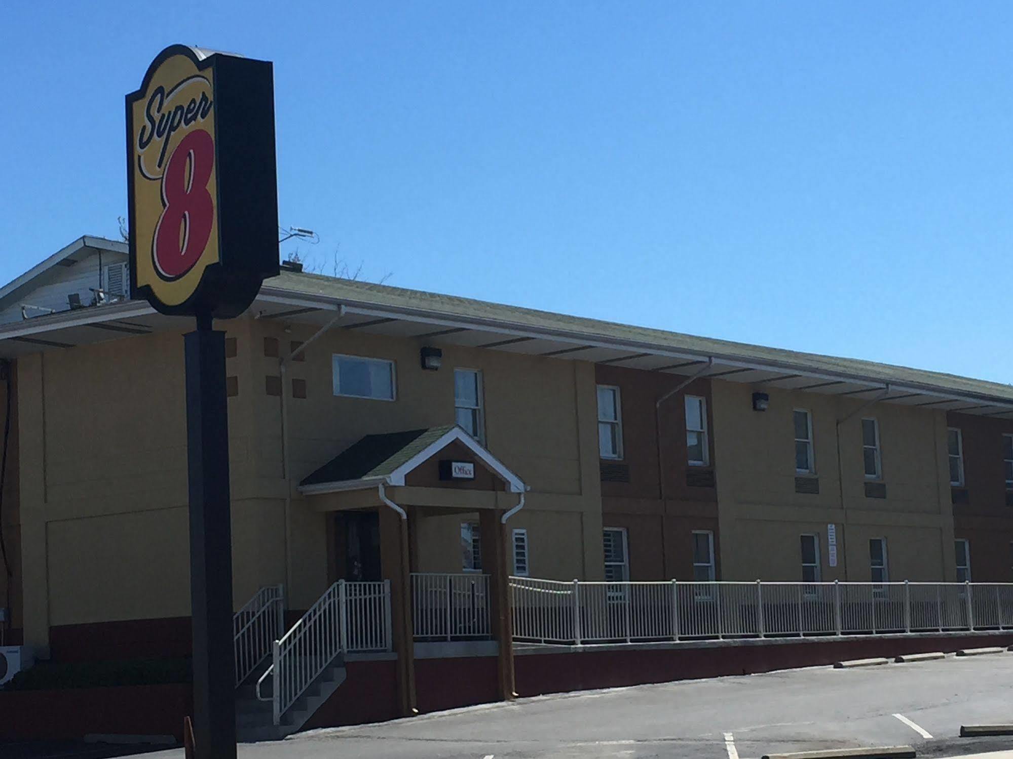 Super 8 By Wyndham Allentown Extérieur photo