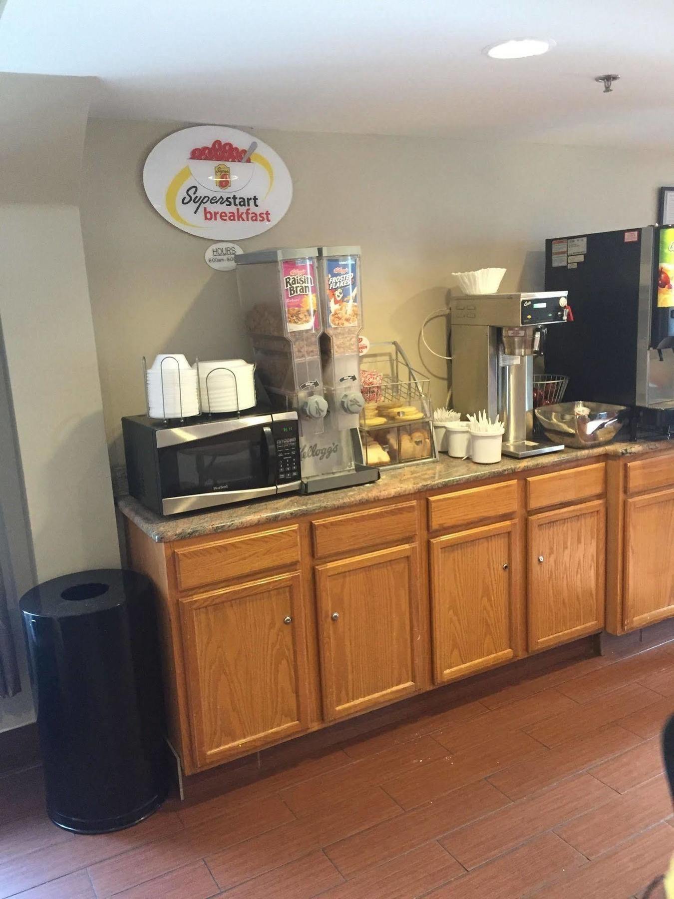 Super 8 By Wyndham Allentown Extérieur photo