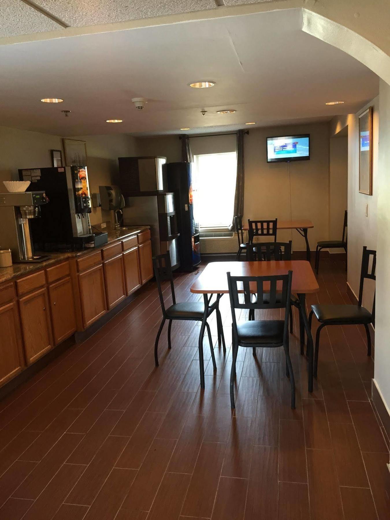 Super 8 By Wyndham Allentown Extérieur photo